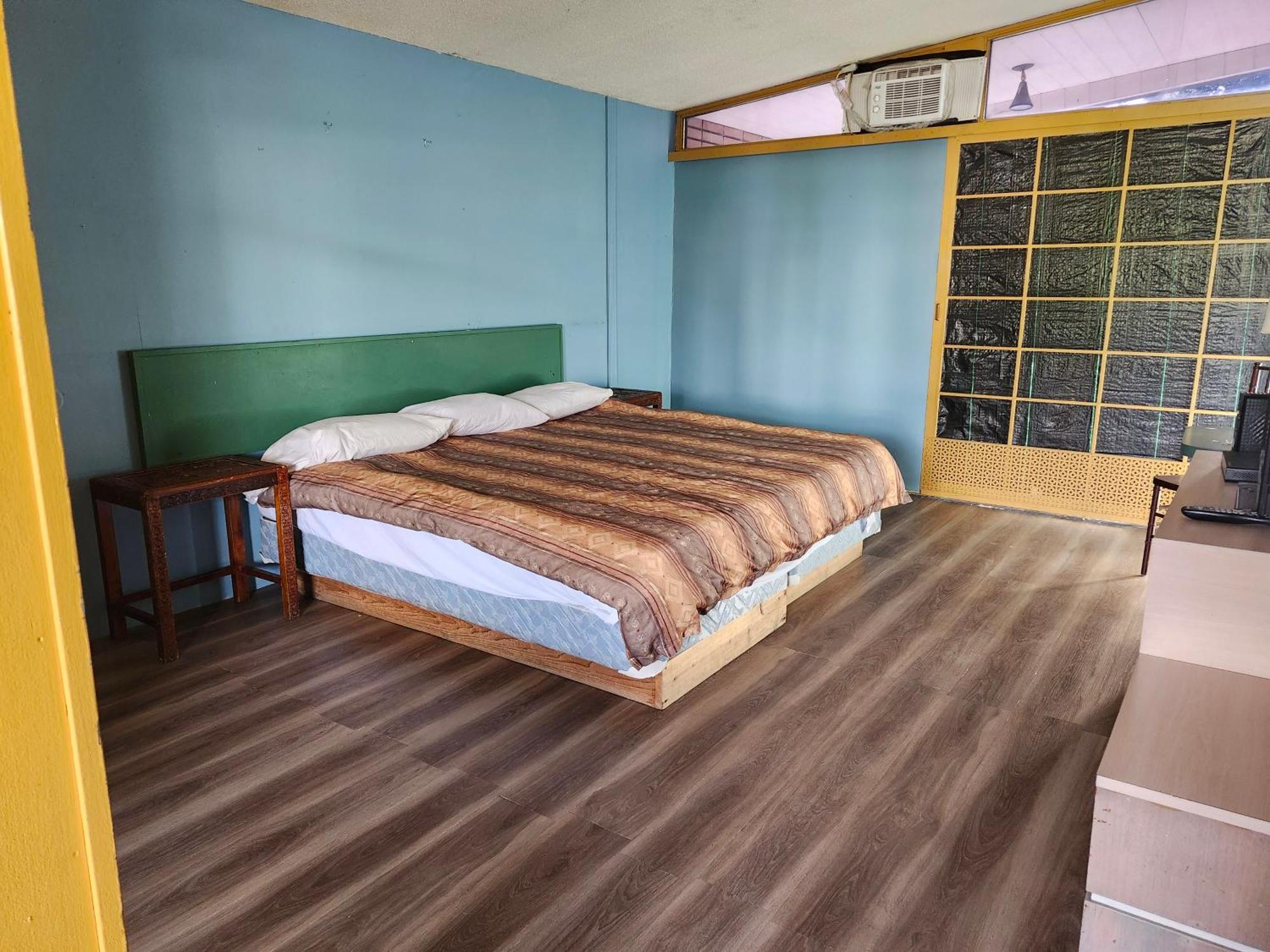 Tiki Village Inn Vernon Eksteriør billede