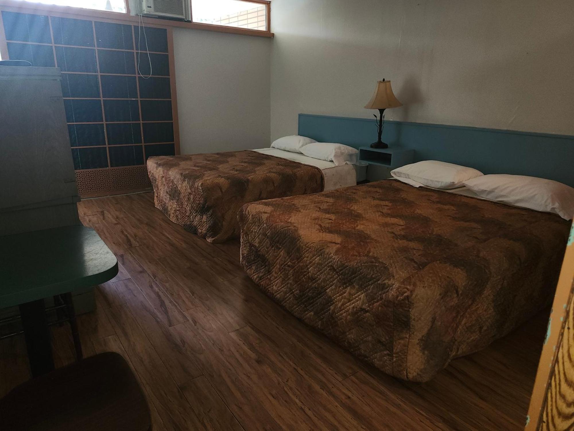 Tiki Village Inn Vernon Eksteriør billede