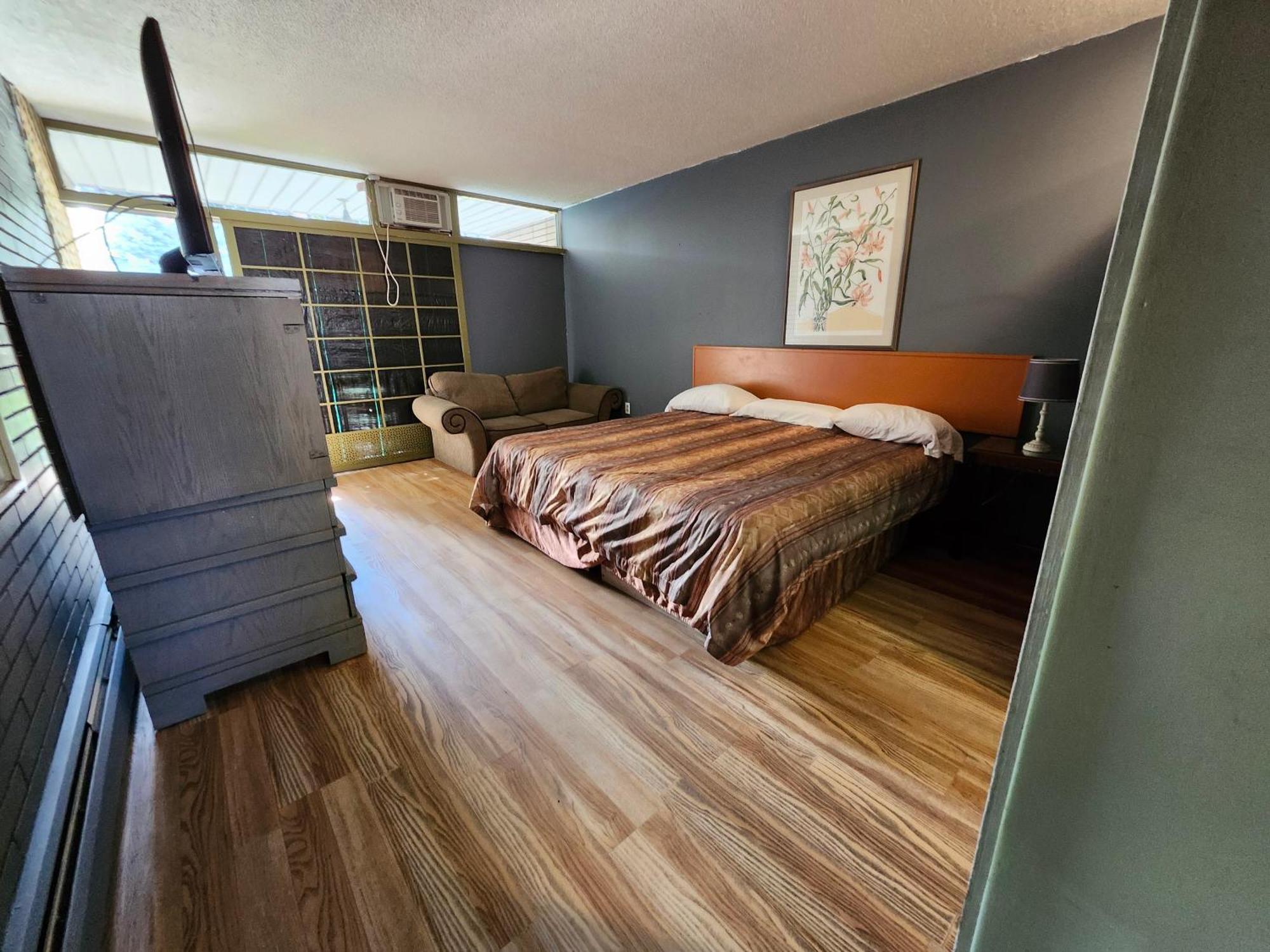 Tiki Village Inn Vernon Eksteriør billede